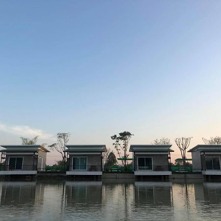 Eden House Resort 나콘나욕 외부 사진