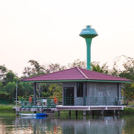Eden House Resort 나콘나욕 외부 사진