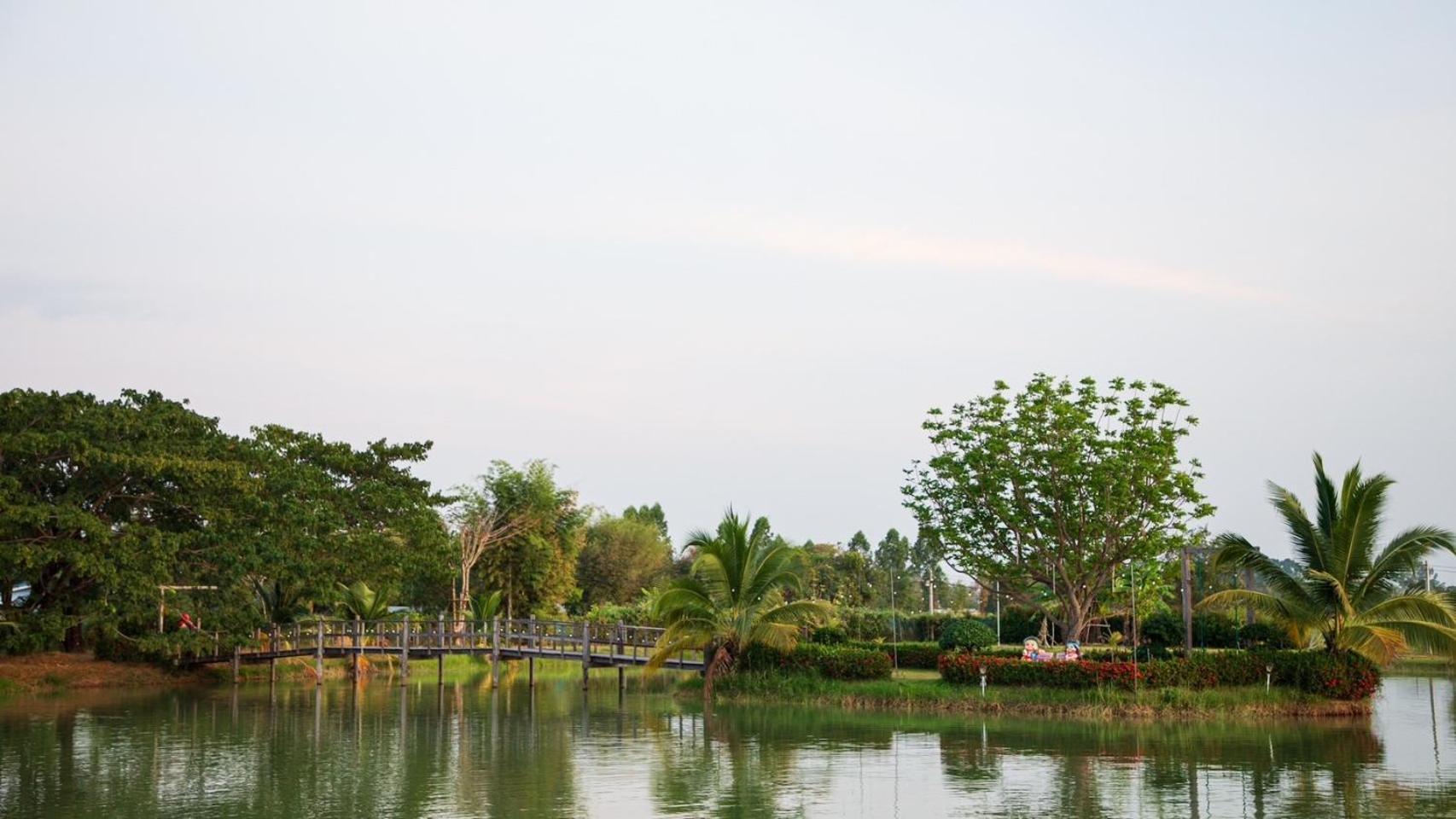 Eden House Resort 나콘나욕 외부 사진
